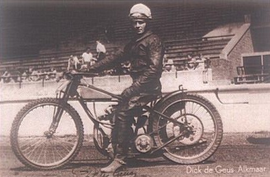 {short description of image}