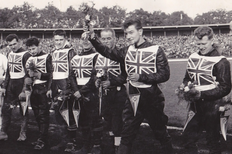 {short description of image}