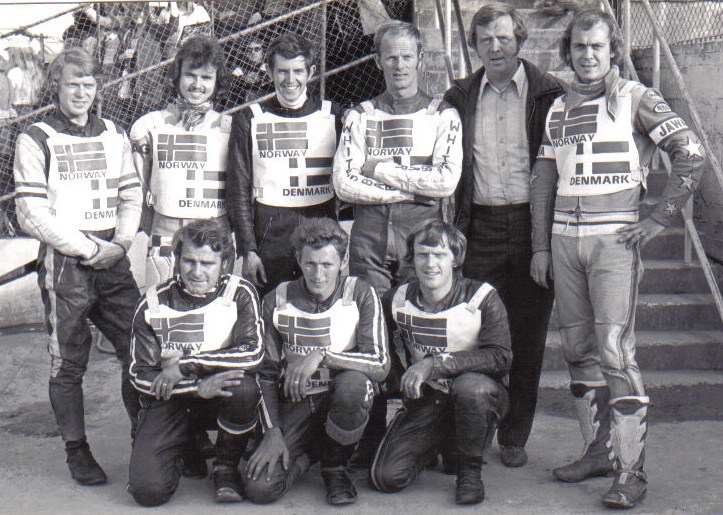 {short description of image}