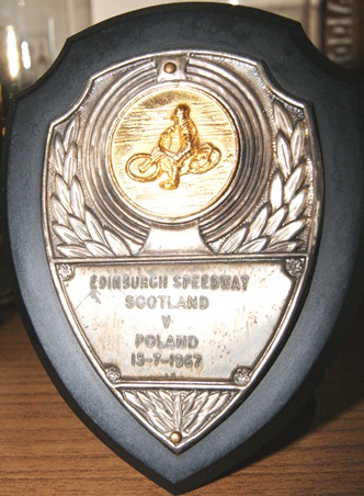 {short description of image}