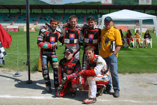 {short description of image}