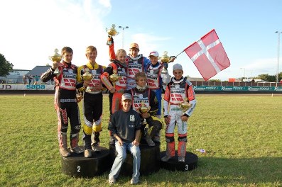 {short description of image}