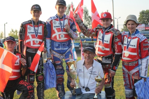 {short description of image}